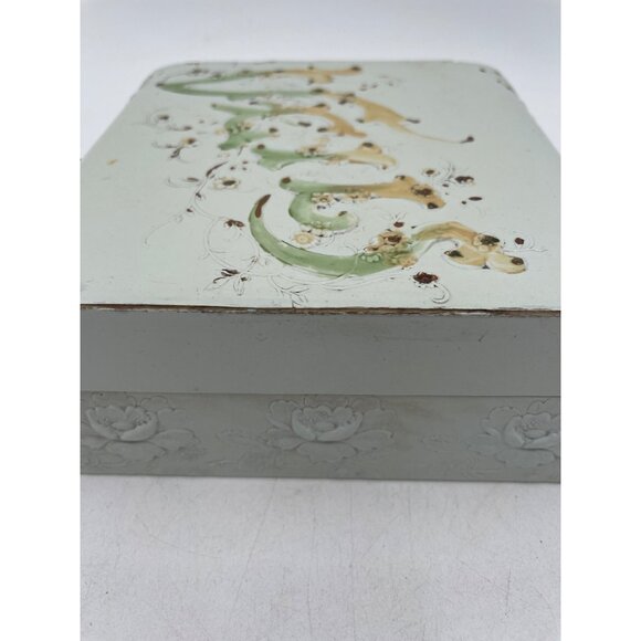 Antique White Victorian Decorative Celluloid Veil Box Floral Embossing Hinged Li - Picture 6 of 8
